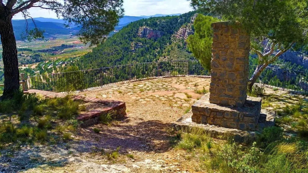 Mirador Peña del mediodía. Cortesía del ayuntamiento de Tuéjar.