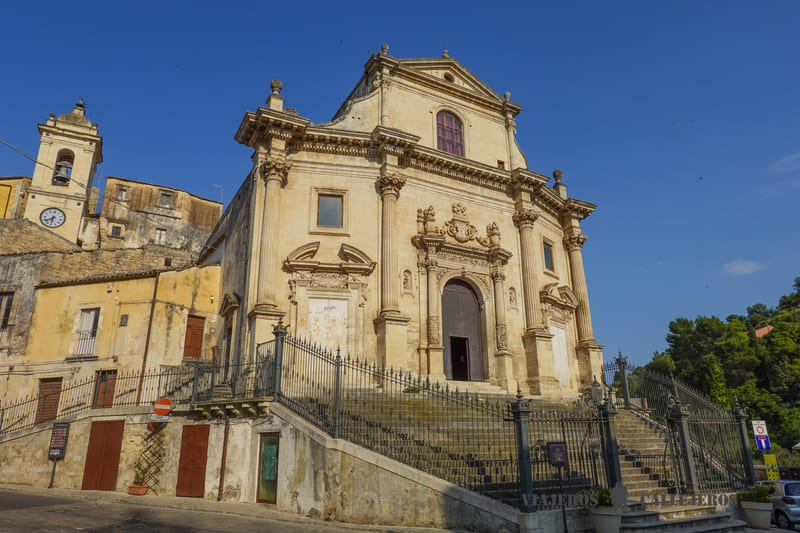 piazza republica ragusa sicilia