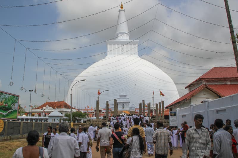 Ruwanweli Maha Seya, uno de los principales sitios que ver en Anuradhapura gratis