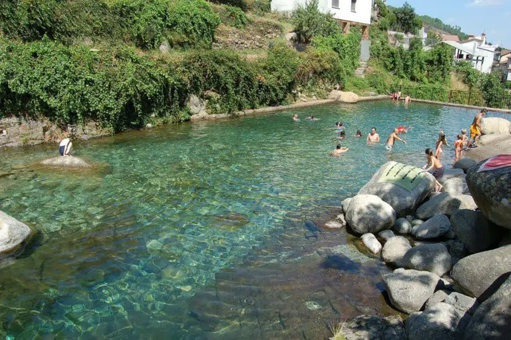 Piscina natural El Risquillo, en Guisando (Ávila).
