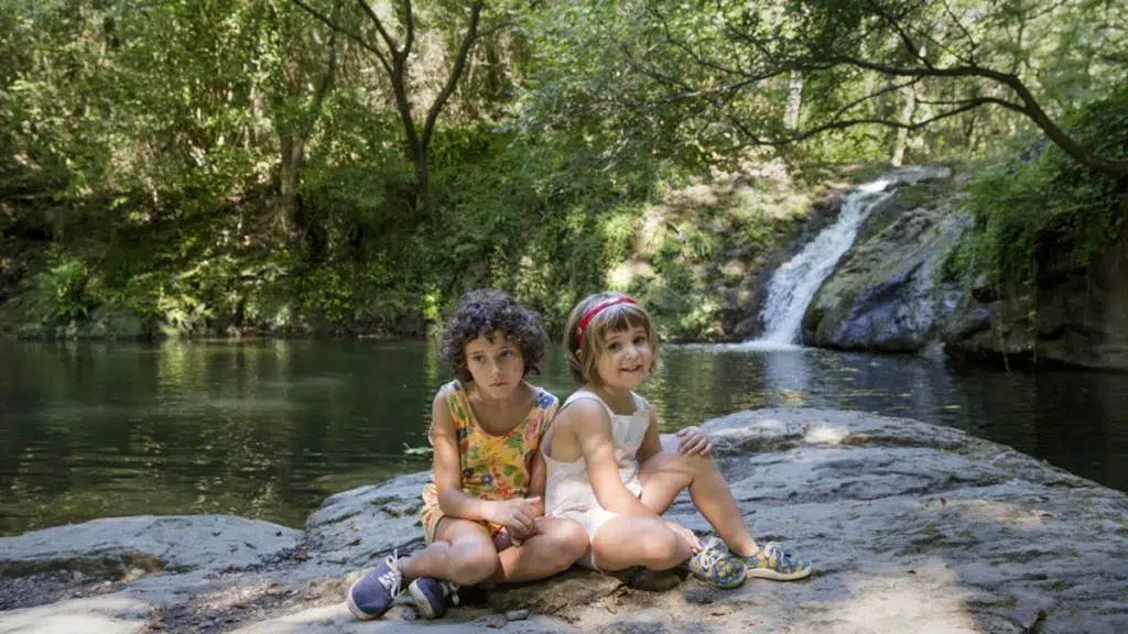 Escena de Verano 1993 en el Molí dels Murris (Les Planes d'Hostoles, Girona).