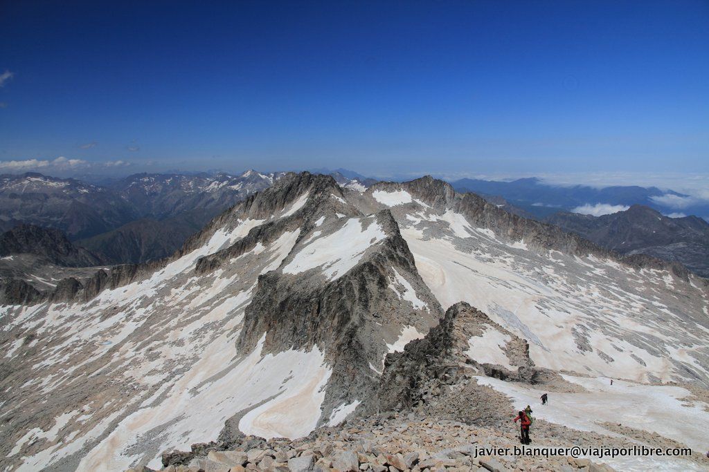 Senderismo - Ruta y ascensión al Aneto (Senderismo en Pirineos) Trekking en Pirineos