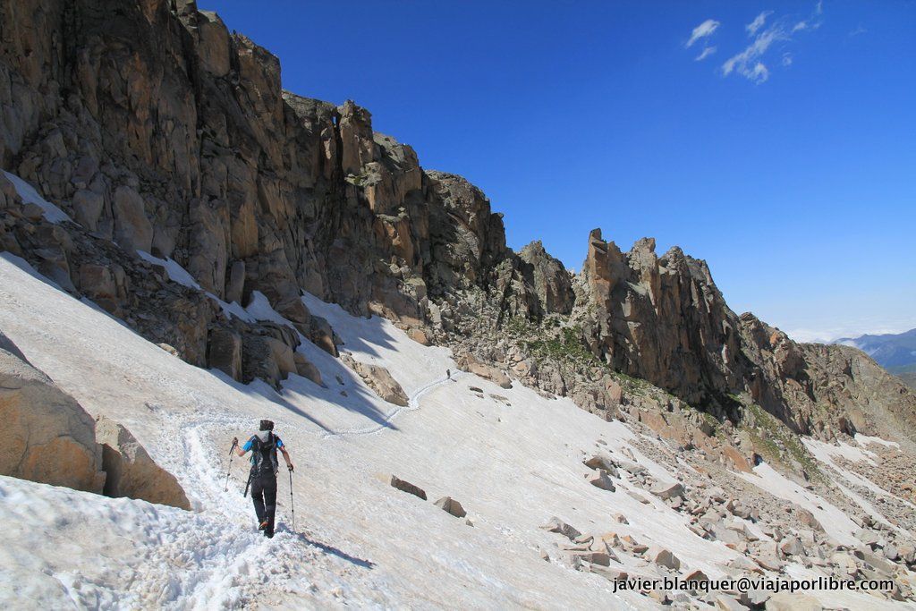 Senderismo - Ruta y ascensión al Aneto (Senderismo en Pirineos) Trekking en Pirineos