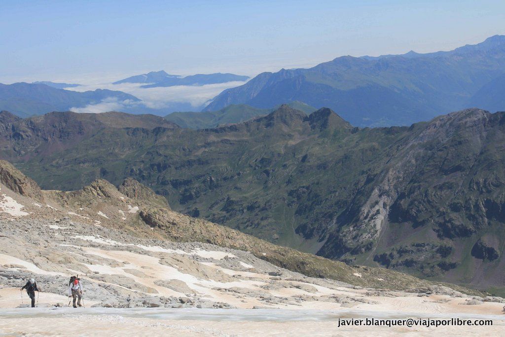 Senderismo - Ruta y ascensión al Aneto (Senderismo en Pirineos) Trekking en Pirineos