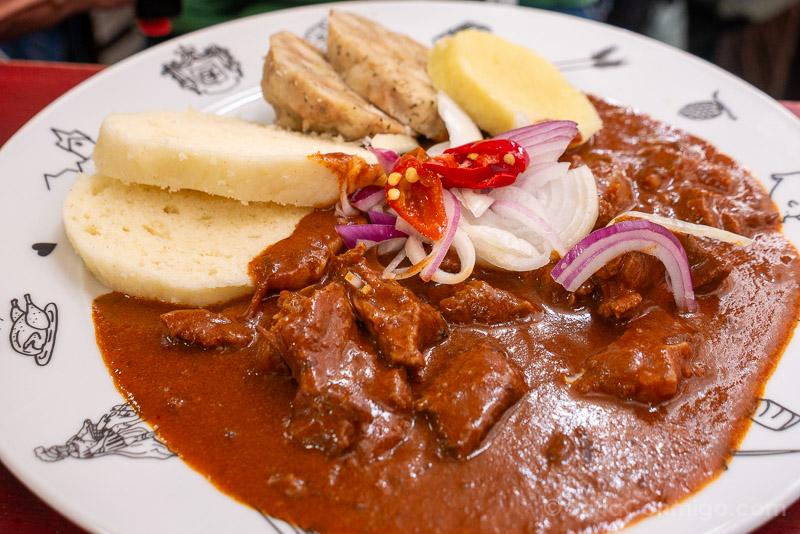Comer Loket St. Florian Goulash Cerveza