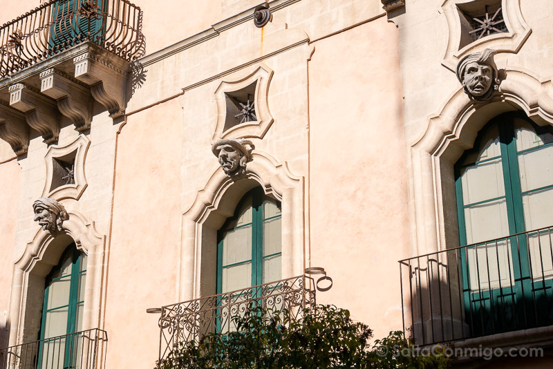 Que Ver en Ragusa Sicilia Palazzo Bertini Macarones