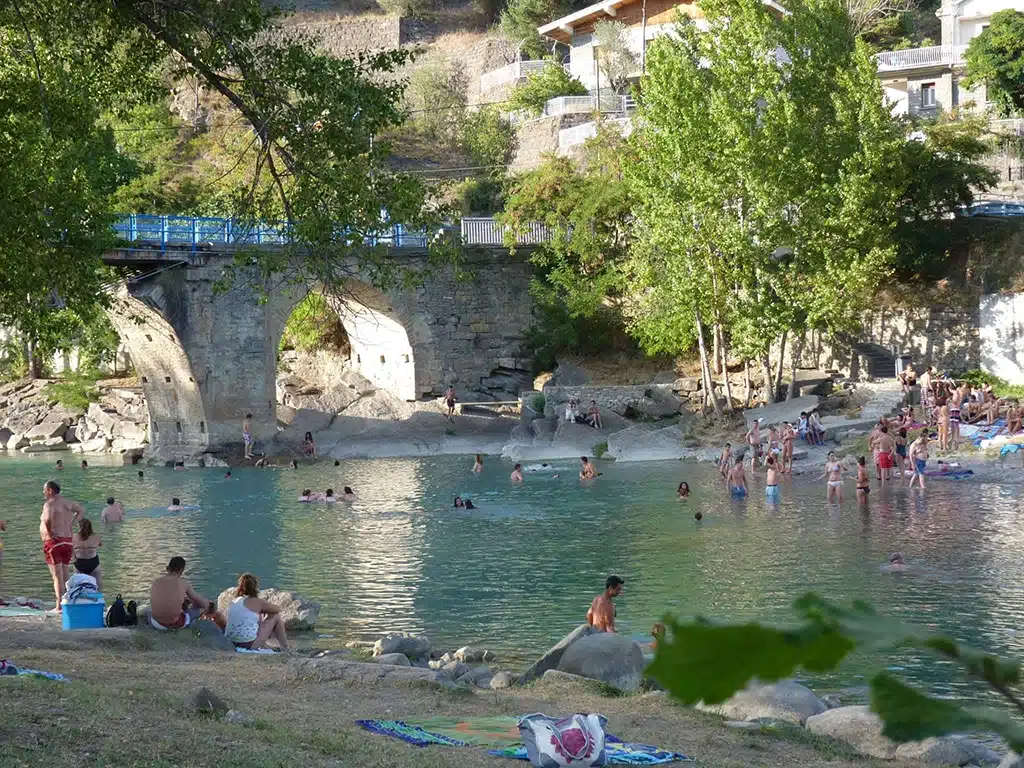 La Gorga, piscina natural en el río Ara, en Boltaña (Huesca).