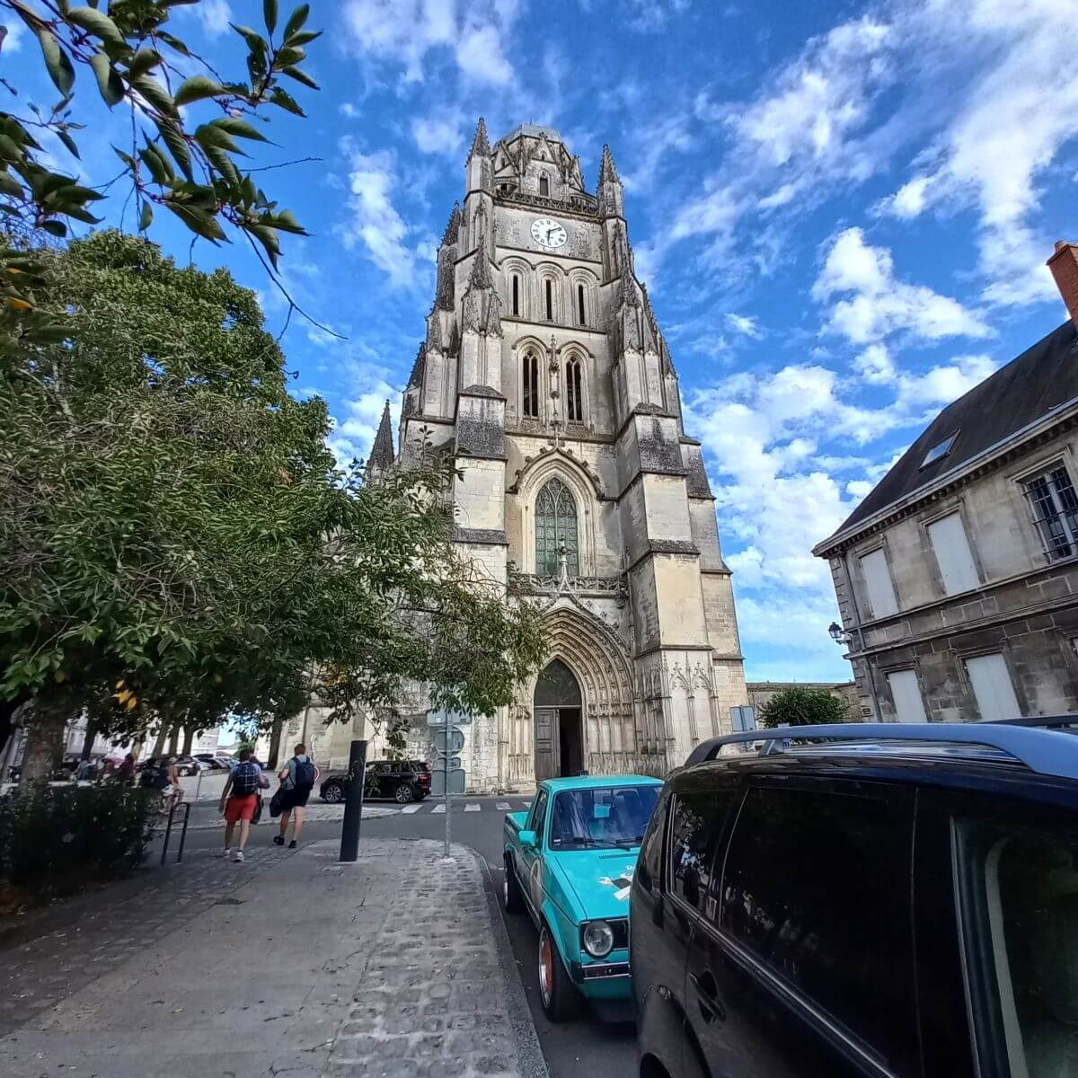 Catedral Saint-Pierre en Saintes Catedral Saint-Pierre en Saintes