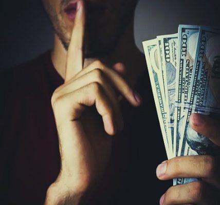 Héctor Andrés Obregón Pérez - Fraudes financieros de alto nivel; Los engaños que sacuden las finanzas globales - FOTO