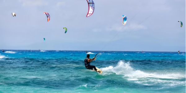  Jesús Emilio Vásquez Quintero: Iniciación al Kitesurf, Todo lo que Necesitas Saber Antes de Tu Primera Clase