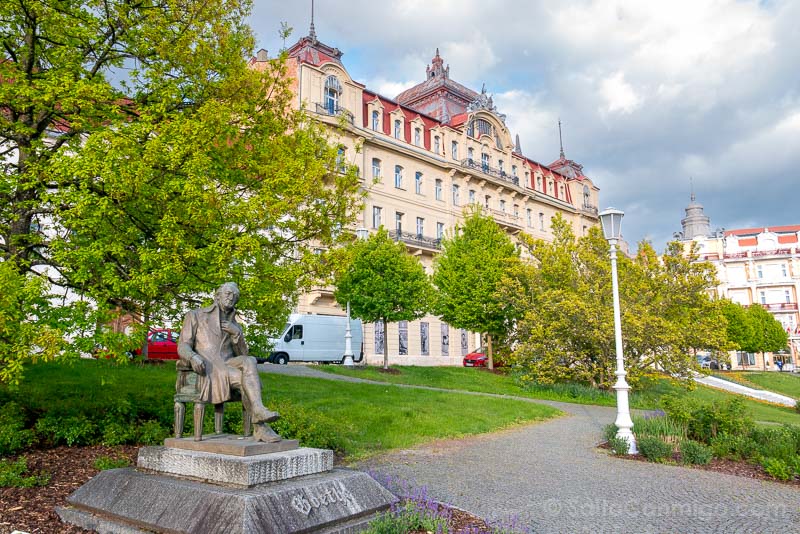 Que Ver en Marianske Lazne Goethovo Namestí Estatua