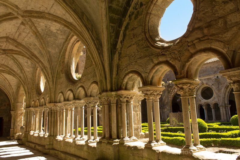 Toulouse Alrededores Abadia Fontfroide Cataros