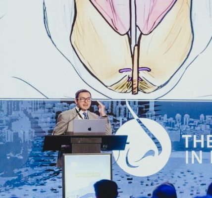 Froilán Páez brilló en Rio; Dictó charlas y operó en vivo en Congreso Mundial de Rinoplastia - FOTO