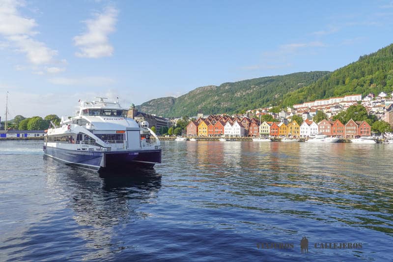 barco fiordos que hacer en bergen
