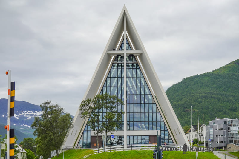 catedral artico que visitar en tromso