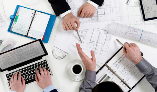 Más Allá de los Planos: Todo lo Que Debes Saber Antes de Contratar a un Arquitecto