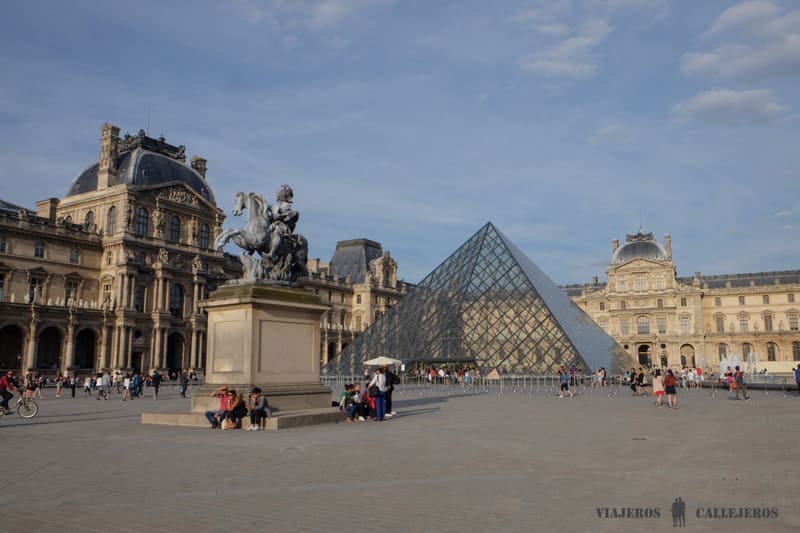 louvre parís