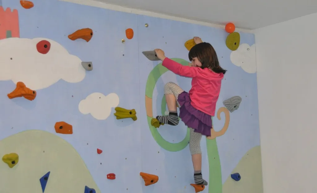 Casas rurales con rocódromo infantil: la Madriguera de Tomaso, en Eraul (Navarra).