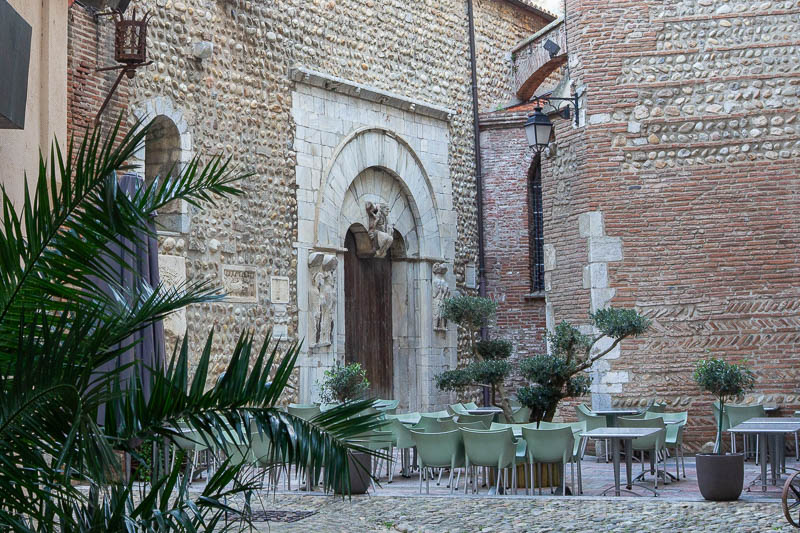 Que Ver en Perpignan Iglesia Saint-Jean-le-Vieux Portal Romanico