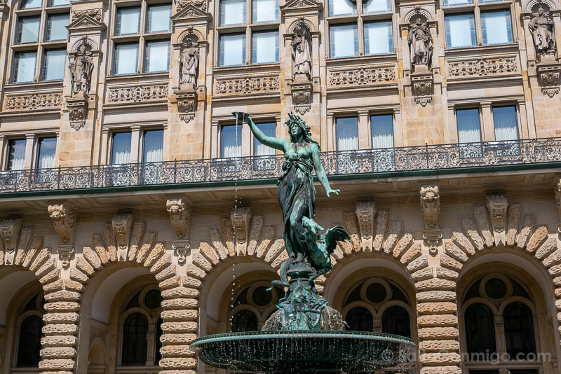 Que Ver en Hamburgo Rathaus Hygieia Fuente
