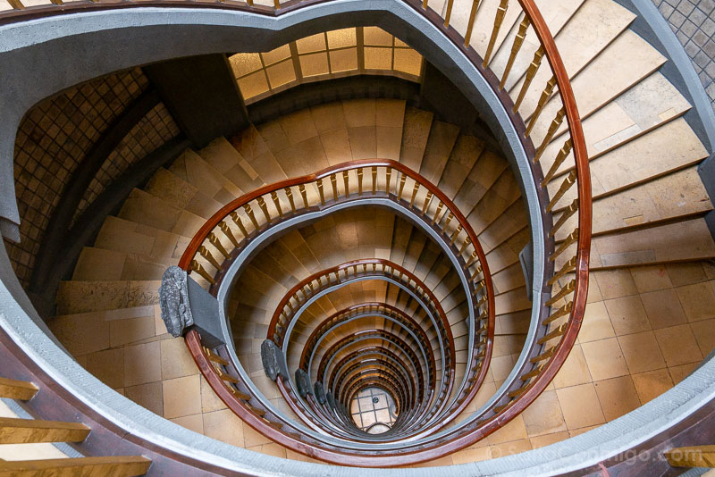 Que Ver en Hamburgo Kontorhaus Meßberghof Escaleras