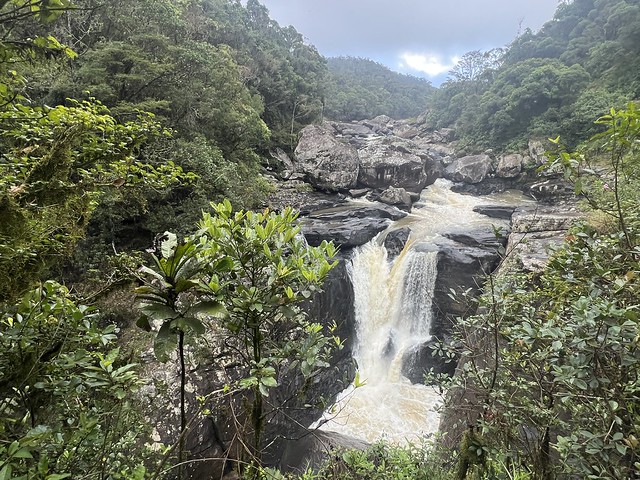 Cascadas Andriamamovoka de Ranomanafana en Madagascar