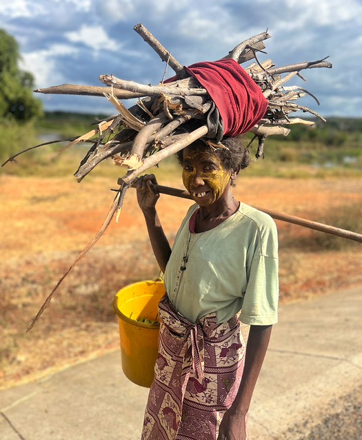 Labriega malgache cerca del río Mangoky de Madagascar