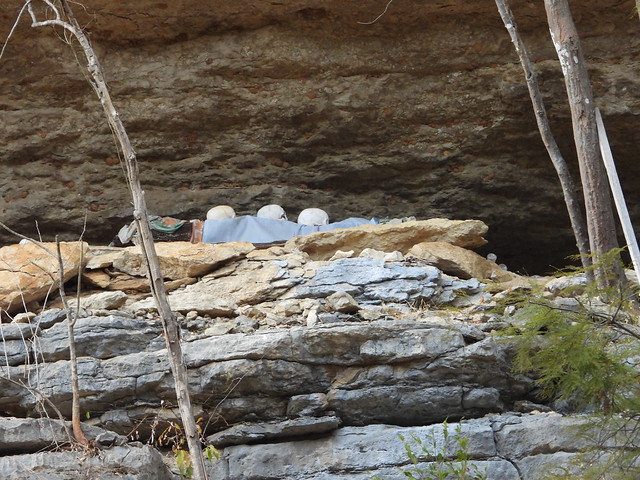 Calaveras humanas en las Gargantas del río Manambolo de Madagascar