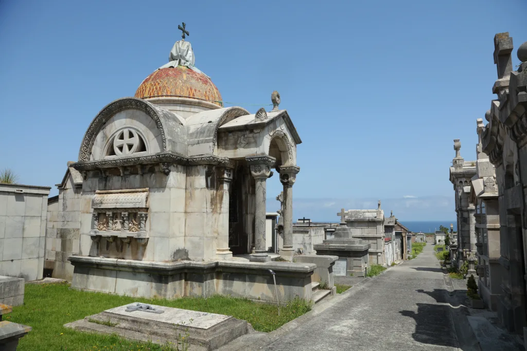 Cementerio de Ciriego, Santander, Cantabria. Por IVÁN VIEITO GARCÍA