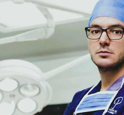 Dr. Froilán Páez dejó huella en Congreso de Cirugía Plástica Facial y Rinología en Medellín - FOTO