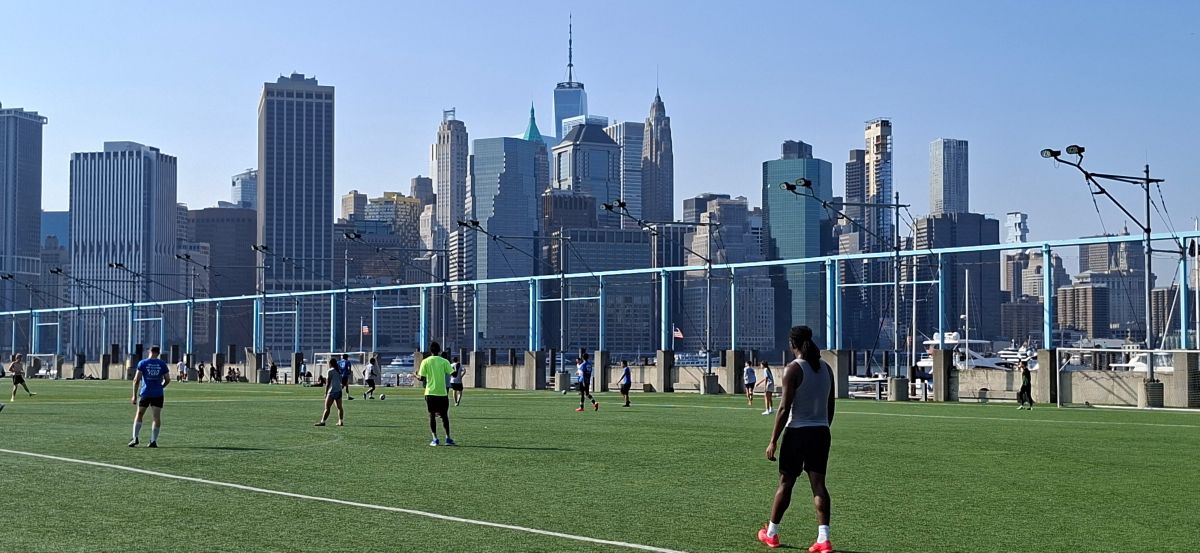 El campo de futbol con las mejores vistas de Nueva York El campo de futbol con las mejores vistas de Nueva York