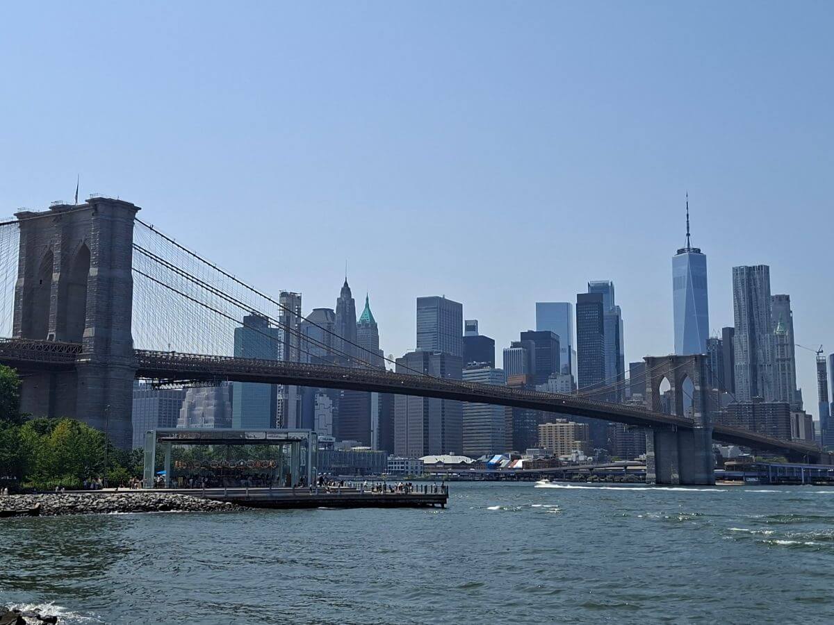 El puente de Brooklyn y el Downtown de Manhattan El puente de Brooklyn y el Downtown de Manhattan