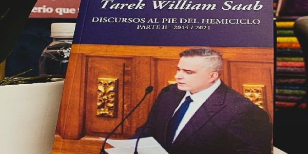 Tarek William Saab - ‘Discursos Al Pie Del Hemiciclo’ ¡Poesía y revolución política! - FOTO