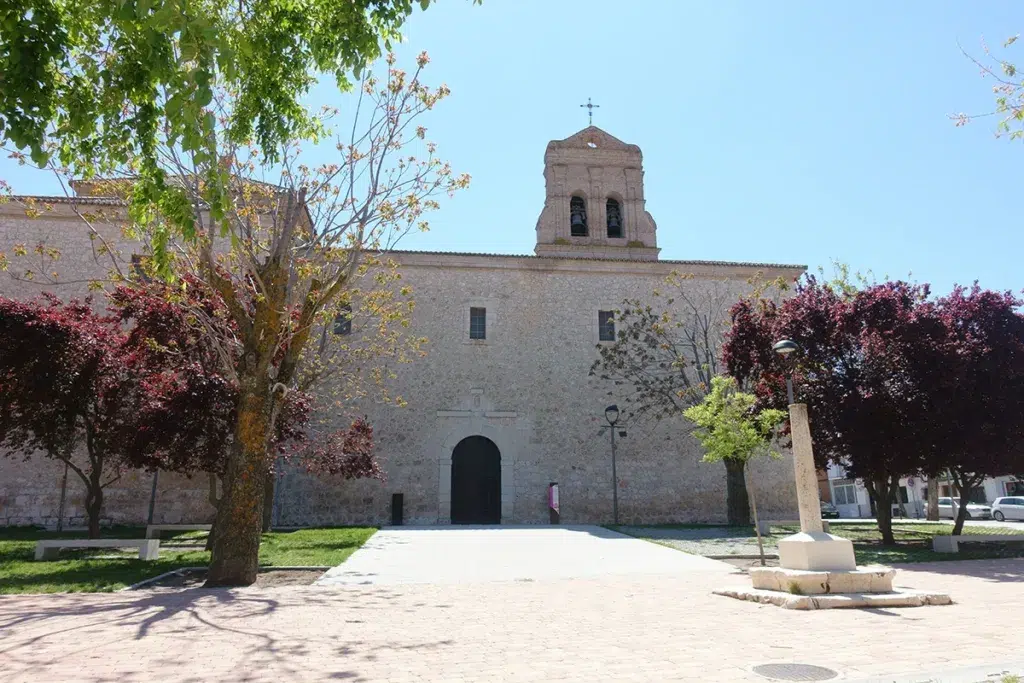Fachada del santuario de Nuestra Señora de la Victoria, en Villarejo de Salvanés (Madrid).