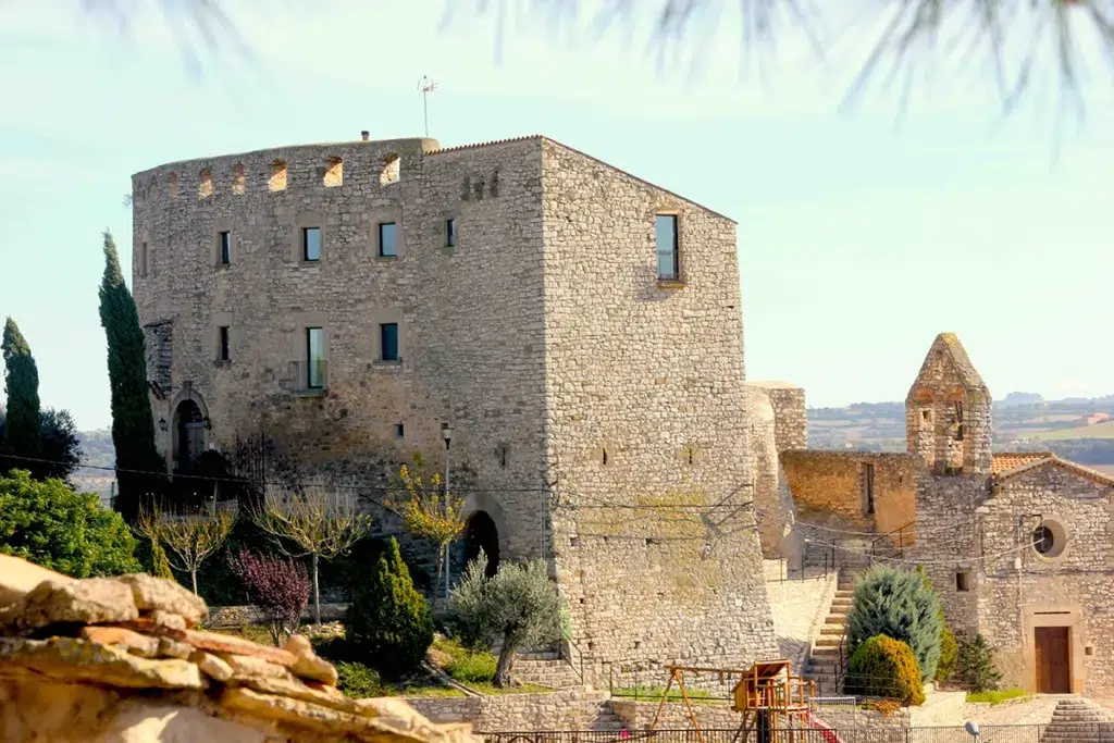 Casa rural Castell de Fonolleres (Lleida).
