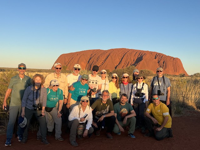 Equipo Australia en Uluru (Viaje de autor con X-Plore de 2025)