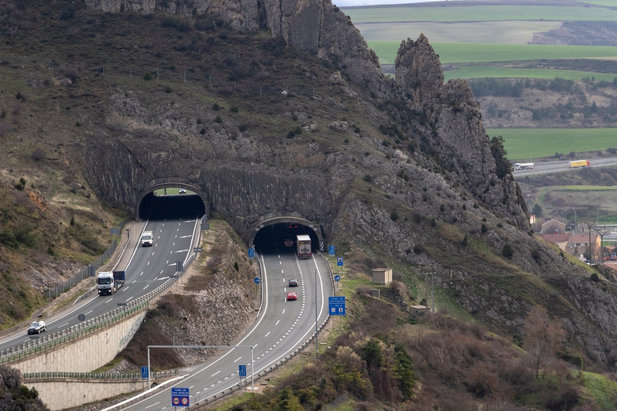 Carretera y autopista por el Desfiladero de Pancorbo. Por Raul