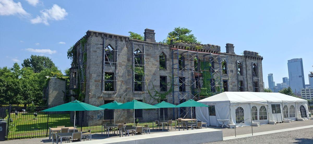 Smallpox Memorial Hospital