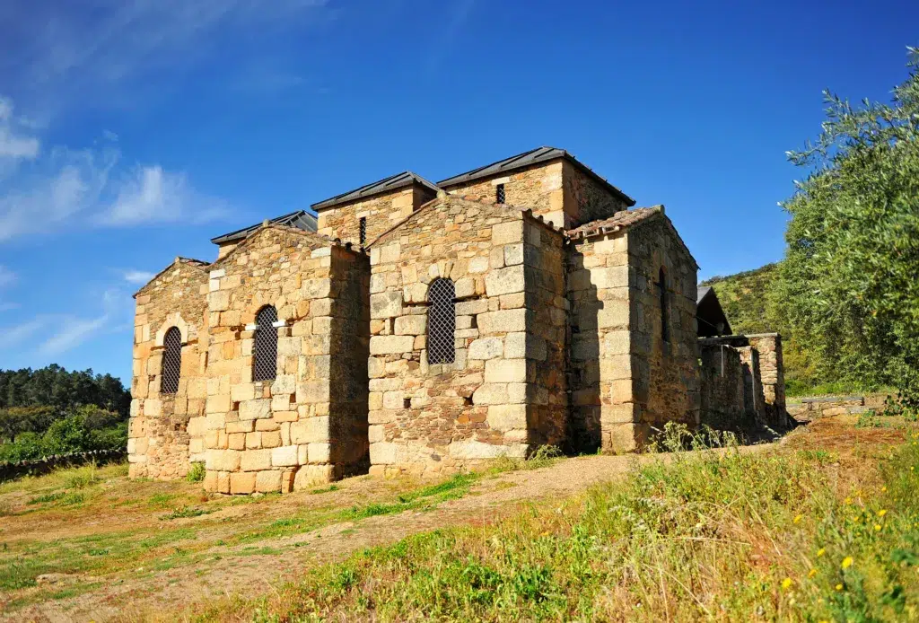 Iglesia Santa Lucía del Trampal, Alcuéscar, Extremadura. Por joserpizarro