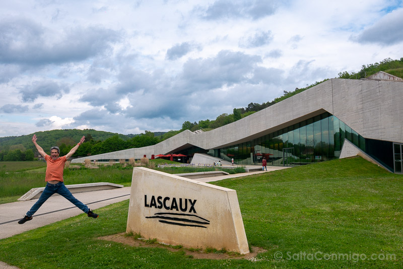 Visita a la Cueva de Lascaux Exterior Salto