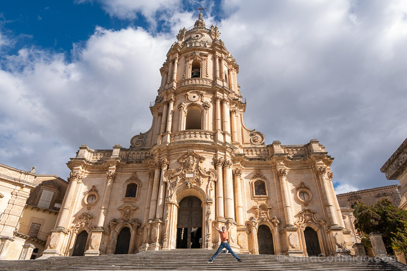 Que Ver en el Val di Noto Modica Duomo San Jorge Salto