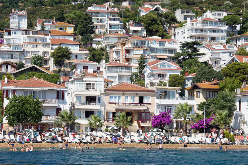 Kinaliada, una de las Islas Príncipe