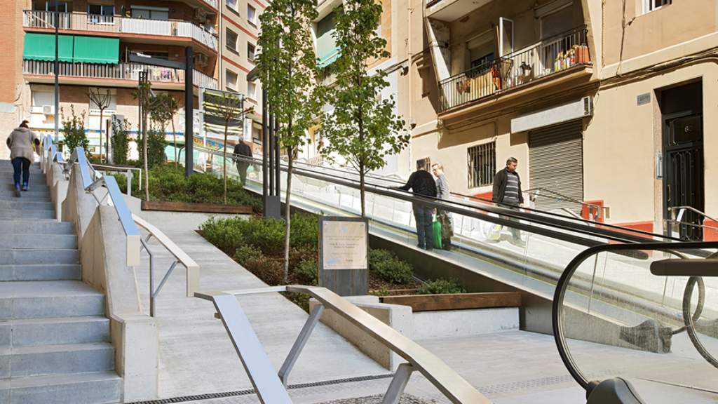 Luis Alejandro Sampayo Cabada | La Casa Camaleón: Diseñando Espacios que Viven Tres Vidas en Un Día