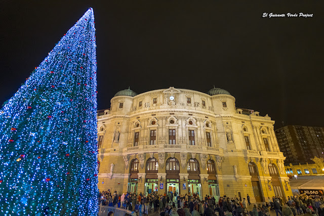 Árbol de Navidad en el Teatro Arriaga - Bilbao, por El Guisante Verde Project