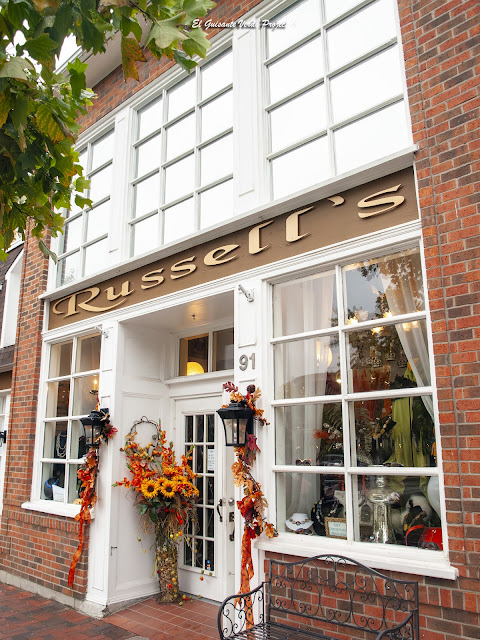 Comercios en Queen Street - NOTL, por El Guisante Verde Project