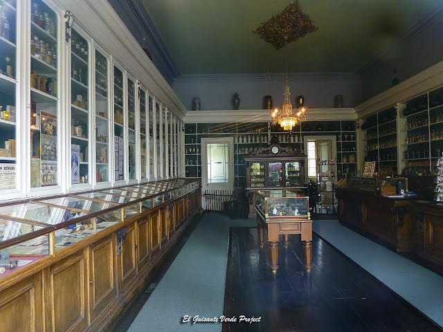 Farmacia del Niágara, interior - NOTL, por El Guisante Verde Project