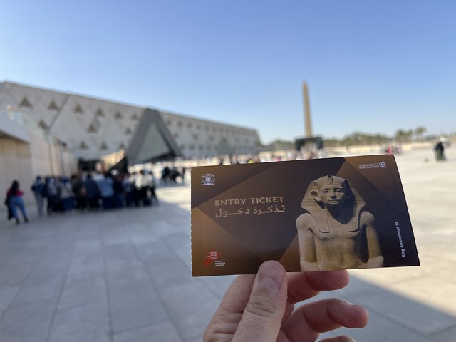 Entrada del Gran Museo Egipcio (GEM) en El Cairo (Egipto)
