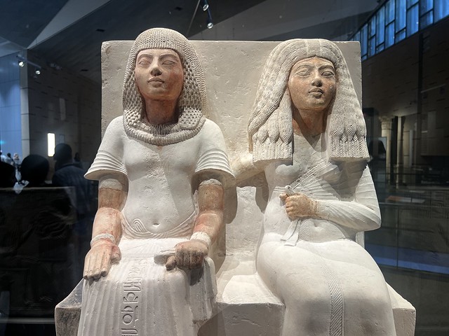 Escultura exhibida en el Gran Museo Egipcio de El Cairo (Egipto)