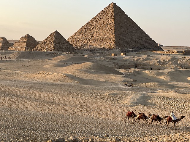 Escena en la zona de las Pirámides de Giza