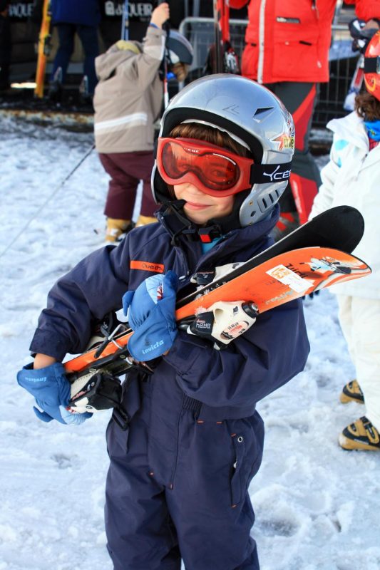 BaqueiraniñaesquisLVG Lista de lo necesario para viajar a la nieve sin echar nada en falta
